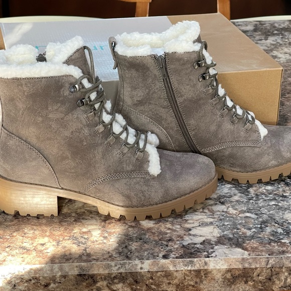 Maurices Sherpa lined Boot - Picture 4 of 10